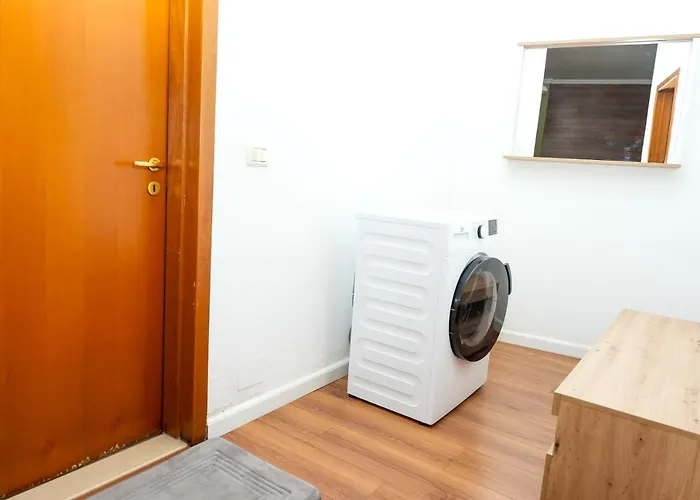 Cozy In The Heart Of ! * 地拉那